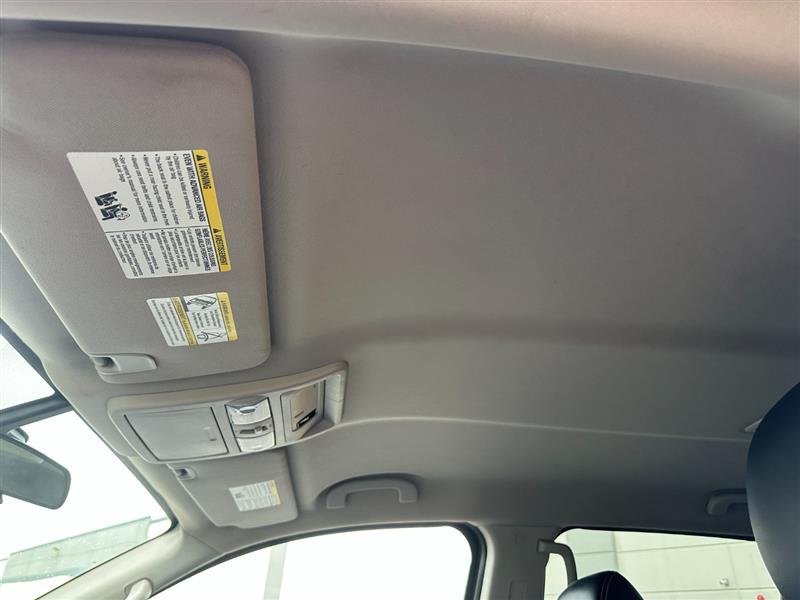 2017 Nissan Titan PRO-4X photo 14