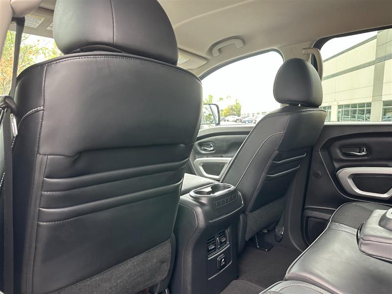 2017 Nissan Titan PRO-4X photo 21