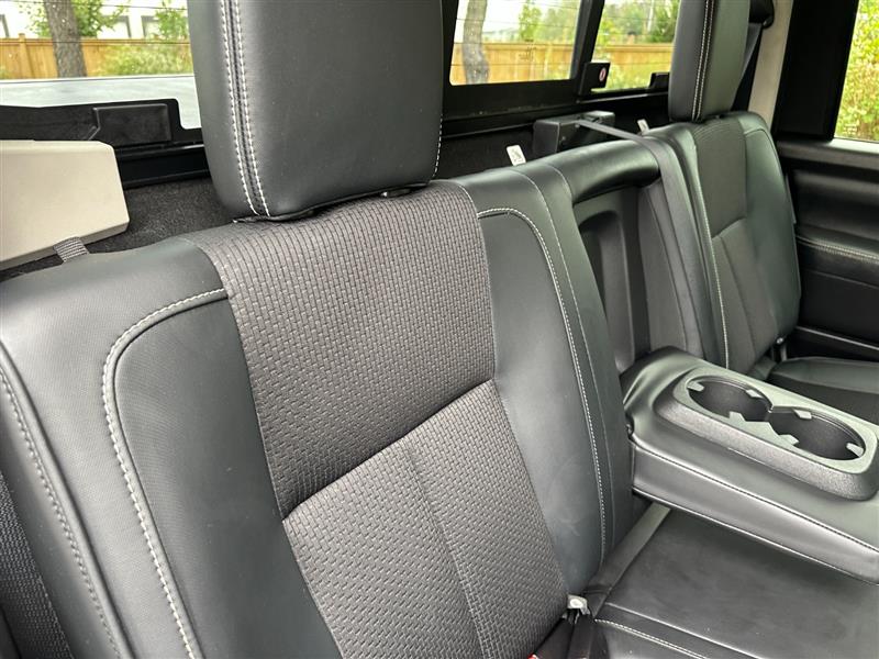 2017 Nissan Titan PRO-4X photo 28