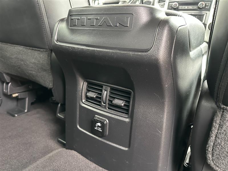 2017 Nissan Titan PRO-4X photo 29