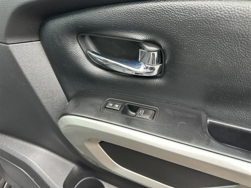 2017 Nissan Titan PRO-4X photo 32