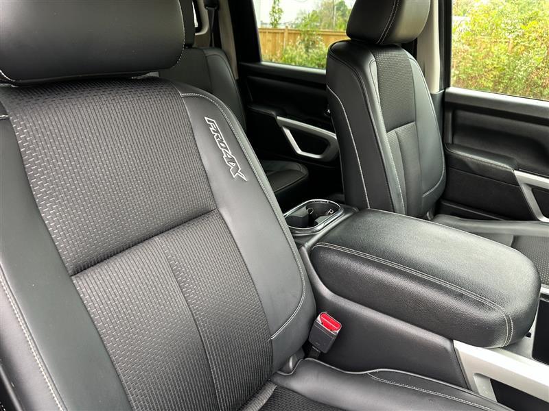 2017 Nissan Titan PRO-4X photo 34