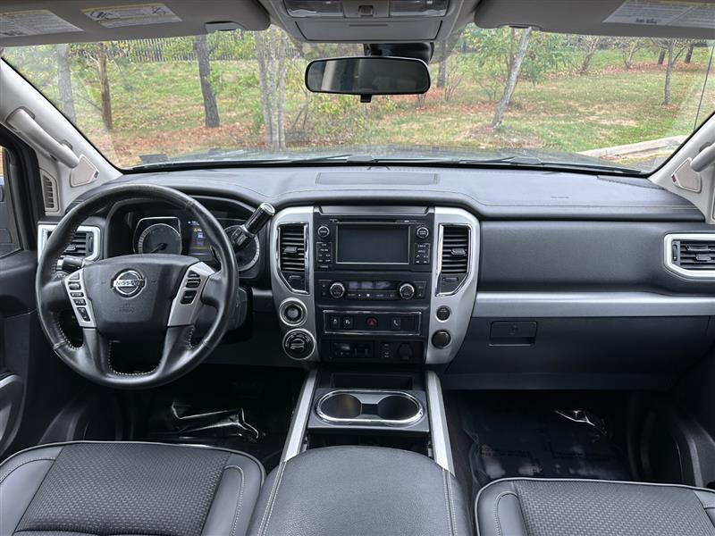 2017 Nissan Titan PRO-4X photo 38