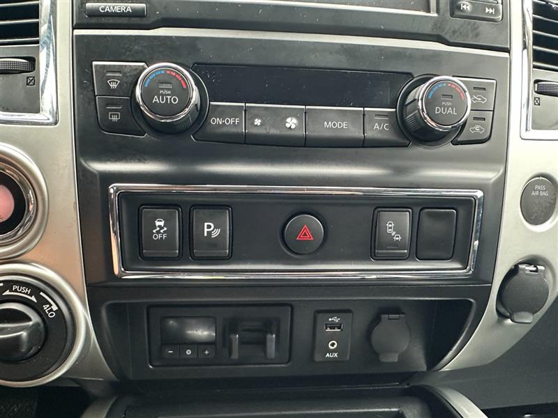 2017 Nissan Titan PRO-4X photo 43
