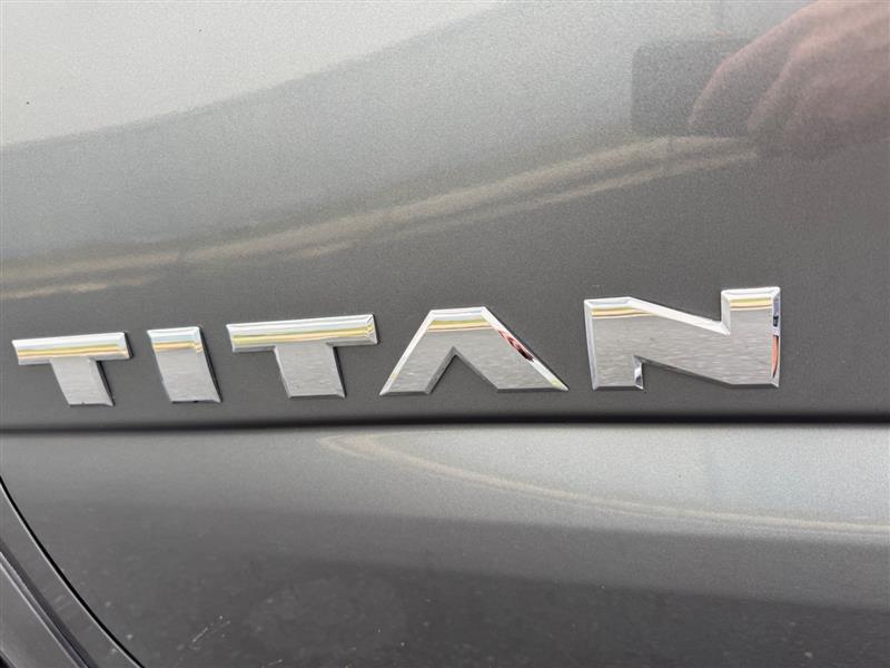 2017 Nissan Titan PRO-4X photo 54