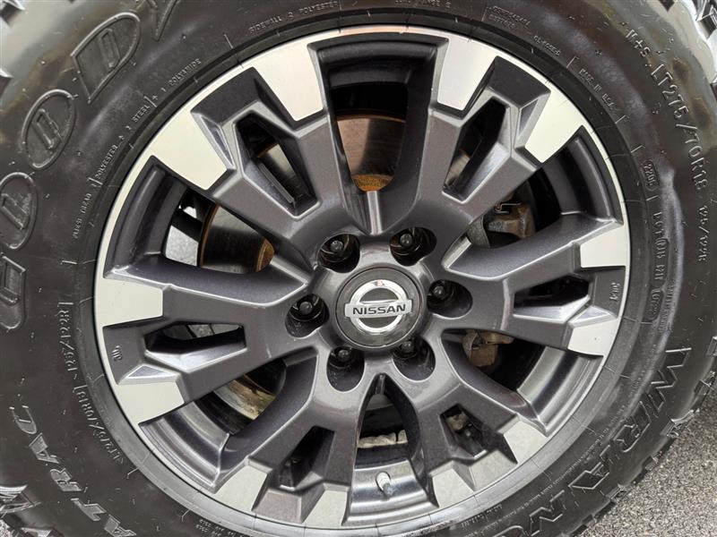 2017 Nissan Titan PRO-4X photo 7