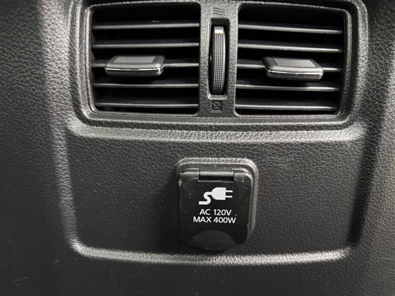 2017 Nissan Titan PRO-4X photo 59