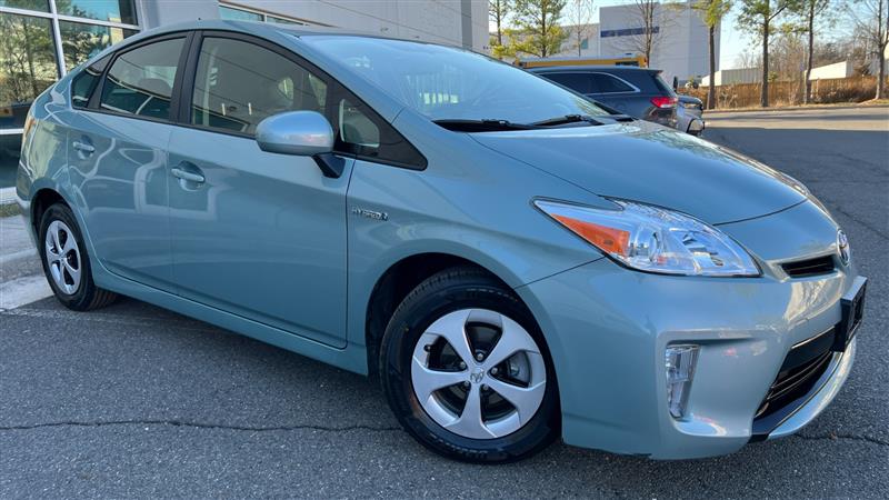 2013 Toyota Prius Three's photo