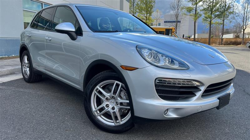 2011 Porsche Cayenne S's photo