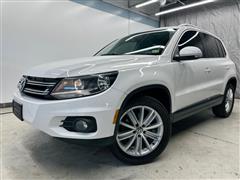 2013 VOLKSWAGEN TIGUAN SE w/Sunroof & Nav