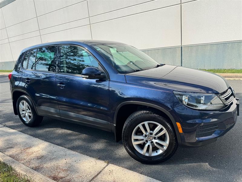 2012 Volkswagen Tiguan SEL Premium photo 10