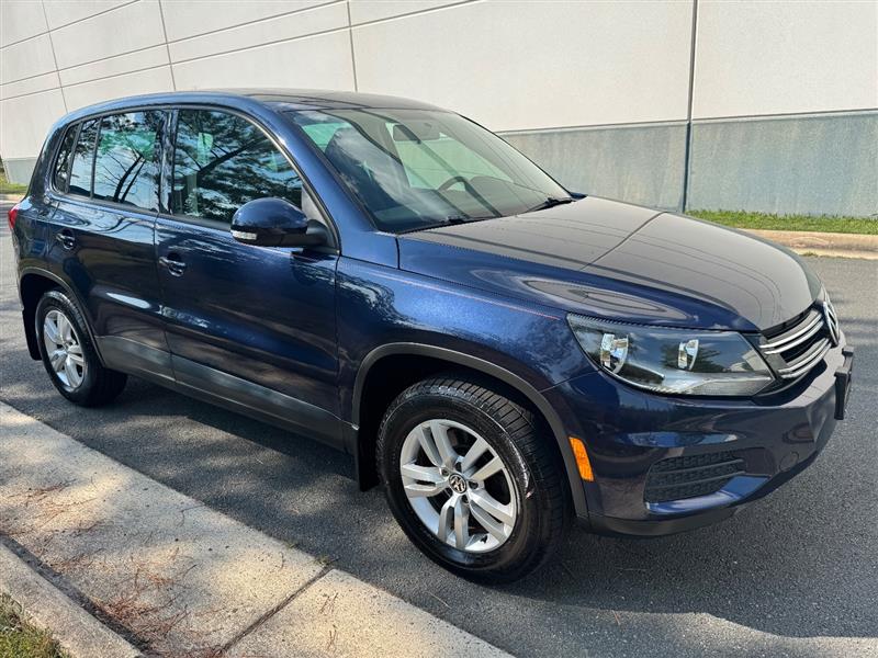 2012 Volkswagen Tiguan SEL Premium photo 12