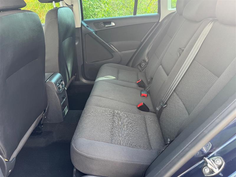 2012 Volkswagen Tiguan SEL Premium photo 31