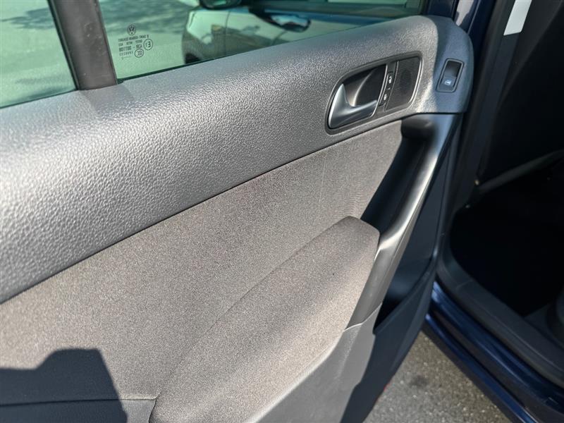 2012 Volkswagen Tiguan SEL Premium photo 32
