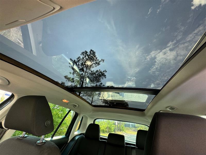 2012 Volkswagen Tiguan SEL Premium photo 34