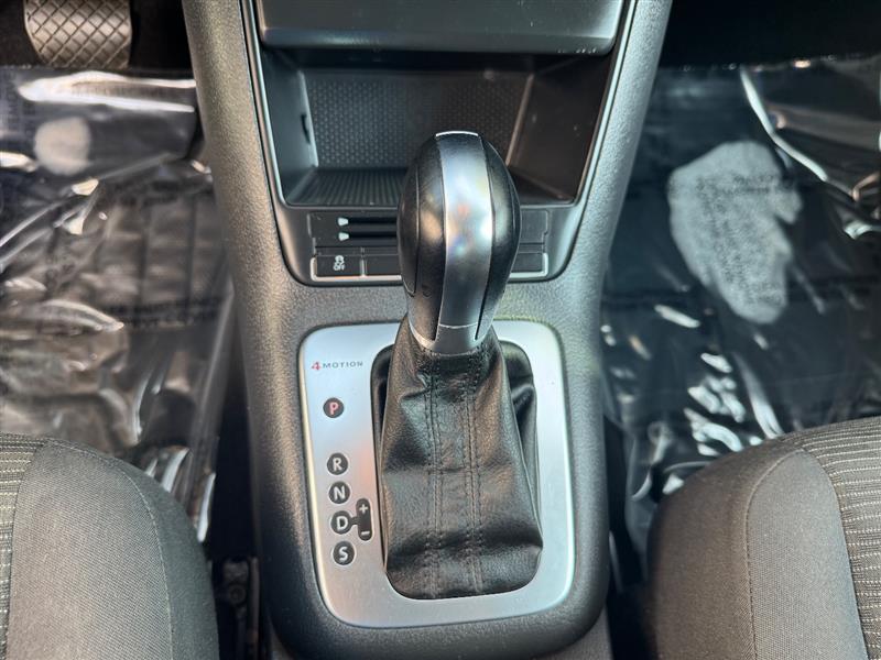 2012 Volkswagen Tiguan SEL Premium photo 35