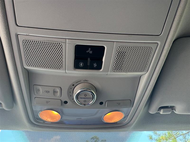 2012 Volkswagen Tiguan SEL Premium photo 38