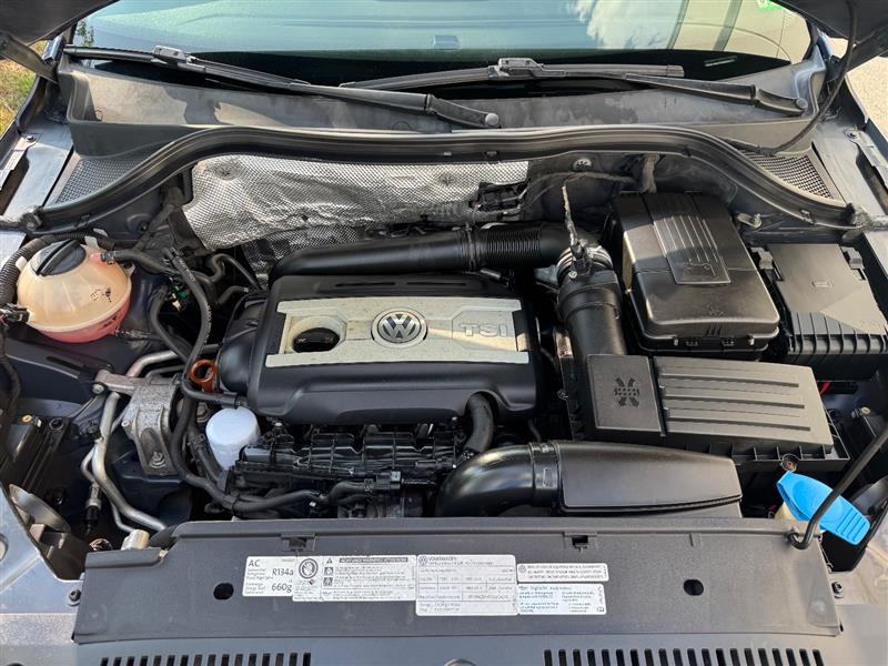 2012 Volkswagen Tiguan SEL Premium photo 39