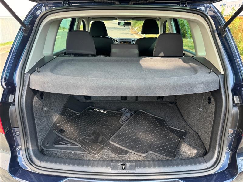 2012 Volkswagen Tiguan SEL Premium photo 40