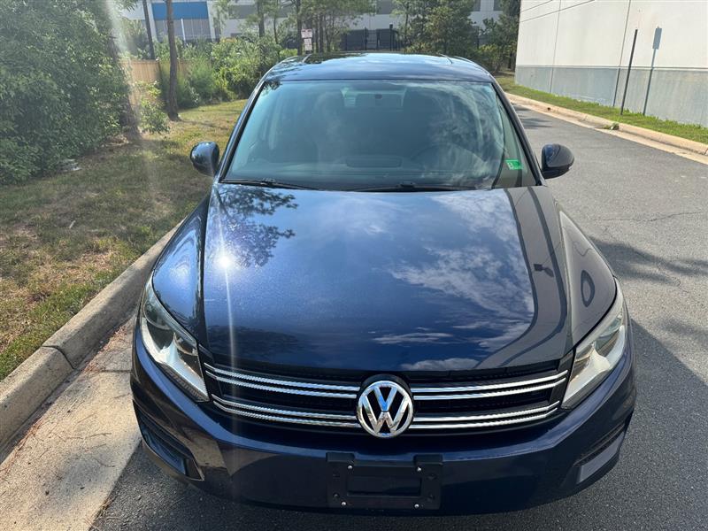 2012 Volkswagen Tiguan SEL Premium photo 8