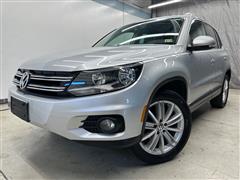 2013 VOLKSWAGEN TIGUAN SE w/Sunroof & Nav