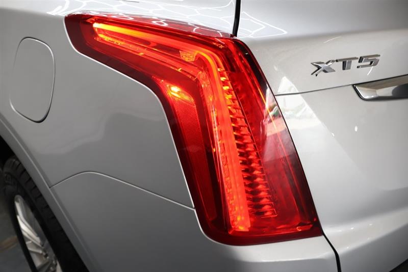 2017 CADILLAC XT5 BASE