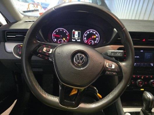 2022 VOLKSWAGEN PASSAT 2.0T SE