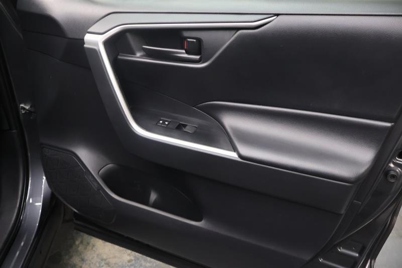 2019 TOYOTA RAV4 HYBRID LE