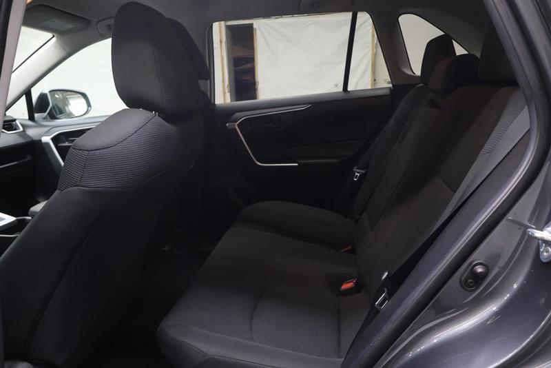 2019 TOYOTA RAV4 HYBRID LE