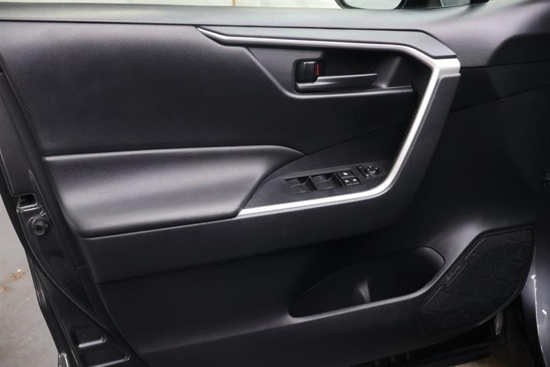 2019 TOYOTA RAV4 HYBRID LE