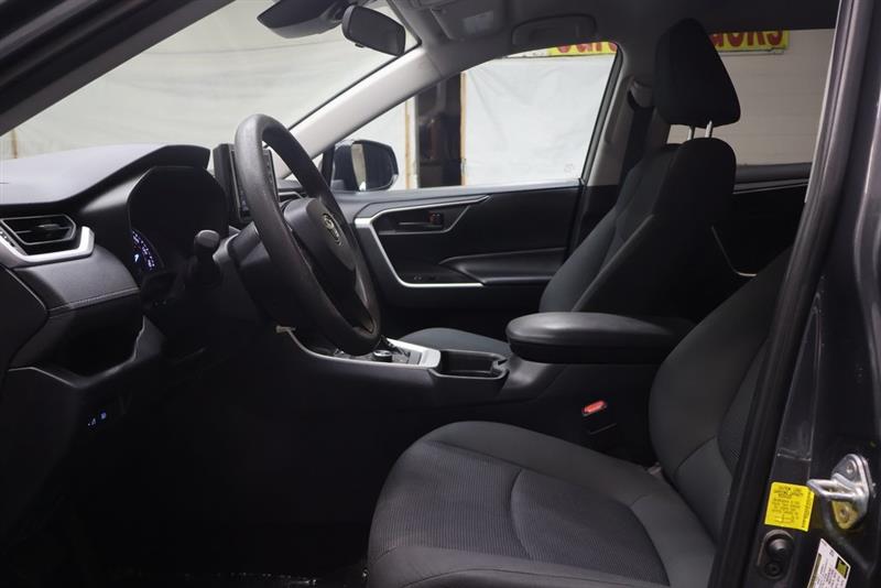 2019 TOYOTA RAV4 HYBRID LE