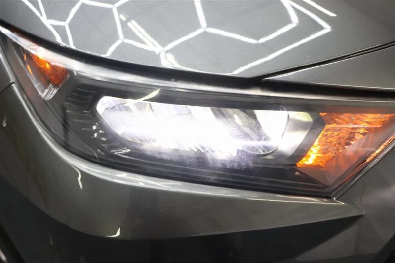 2019 TOYOTA RAV4 HYBRID LE