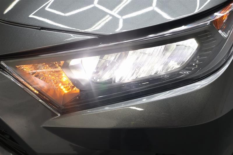 2019 TOYOTA RAV4 HYBRID LE