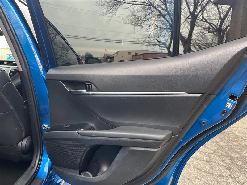 2019 TOYOTA CAMRY SE