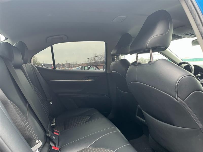 2019 TOYOTA CAMRY SE