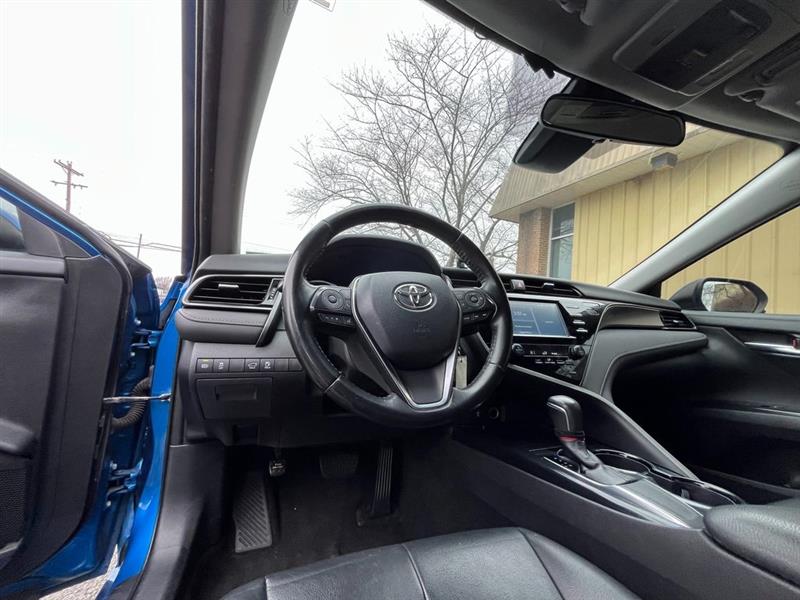 2019 TOYOTA CAMRY SE
