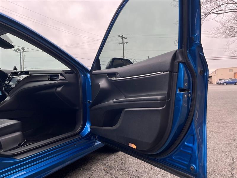 2019 TOYOTA CAMRY SE