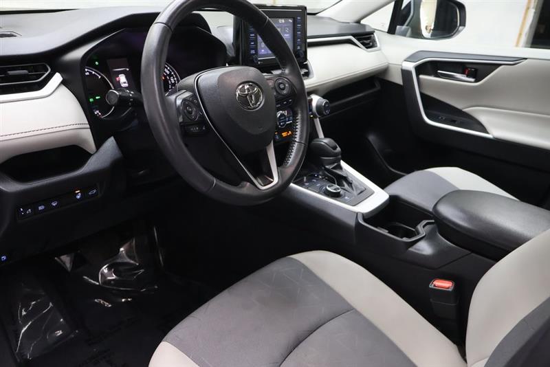 2022 TOYOTA RAV4 HYBRID XLE