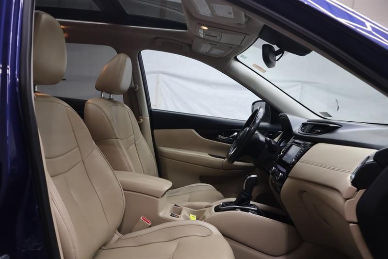 2017 NISSAN ROGUE SL