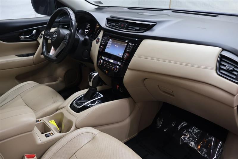 2017 NISSAN ROGUE SL