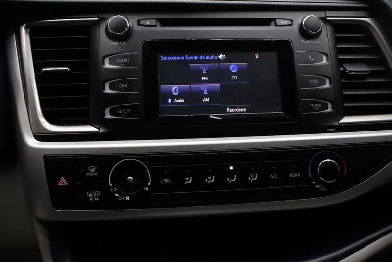 2017 TOYOTA HIGHLANDER LE