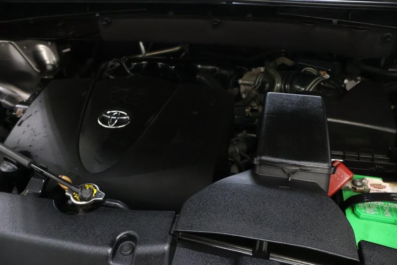 2017 TOYOTA HIGHLANDER LE