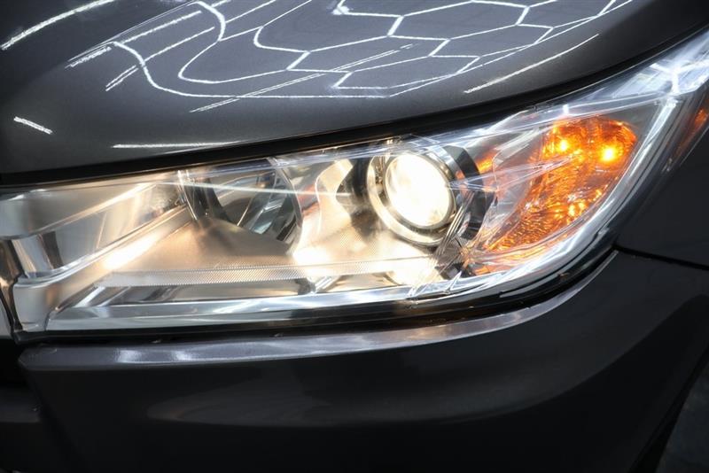 2017 TOYOTA HIGHLANDER LE