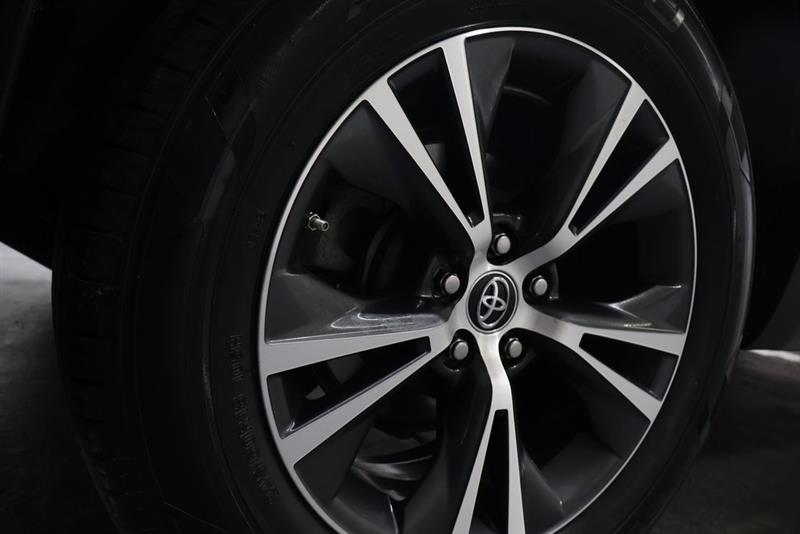 2017 TOYOTA HIGHLANDER LE