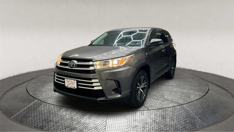 2017 TOYOTA HIGHLANDER LE