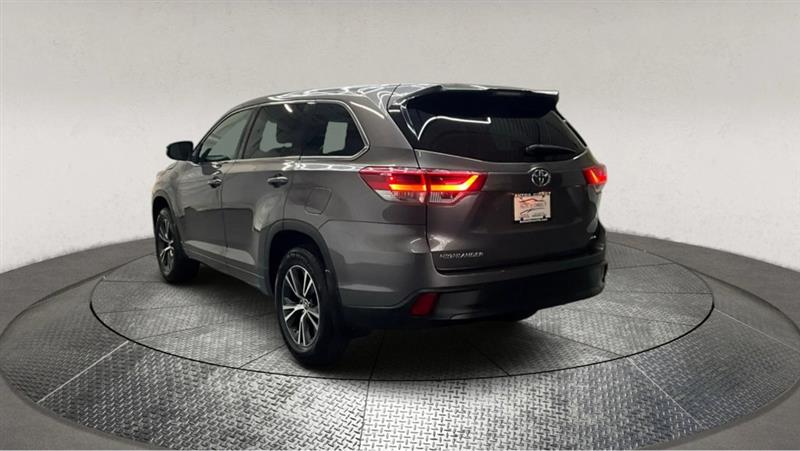 2017 TOYOTA HIGHLANDER LE