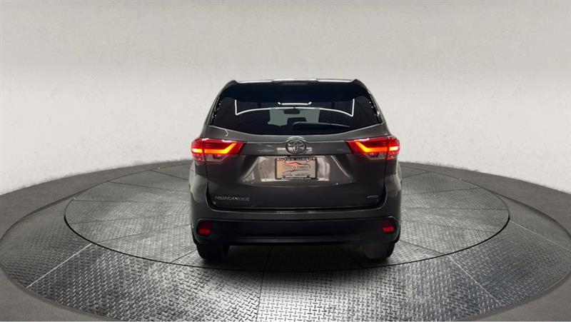 2017 TOYOTA HIGHLANDER LE