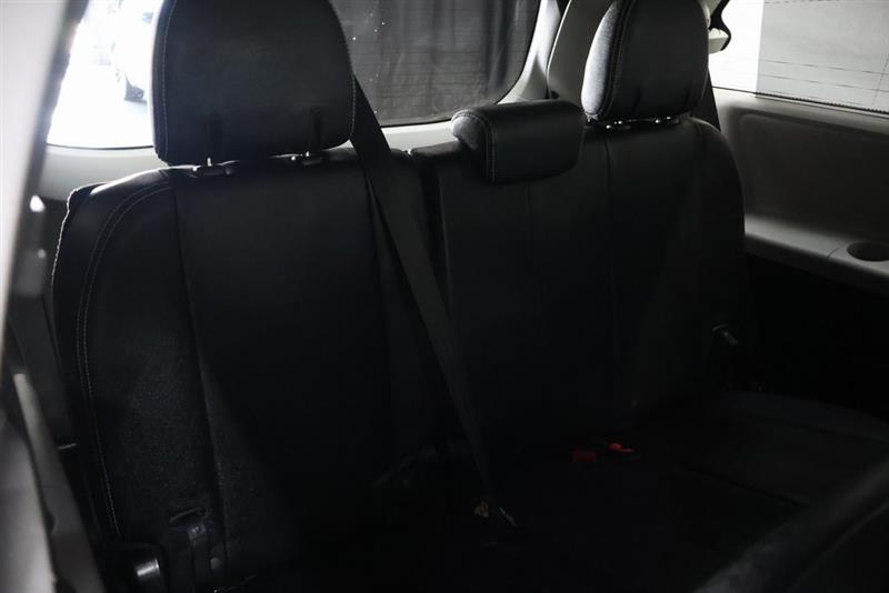2018 TOYOTA SIENNA SE
