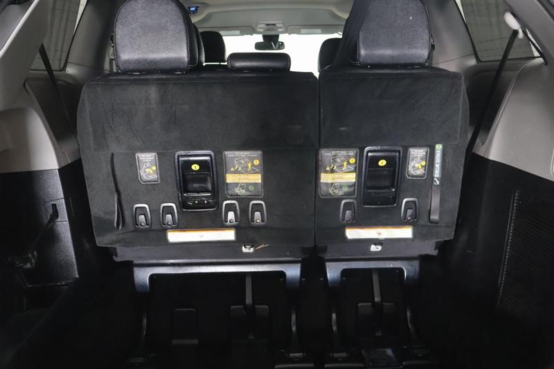 2018 TOYOTA SIENNA SE