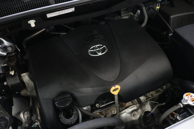 2018 TOYOTA SIENNA SE